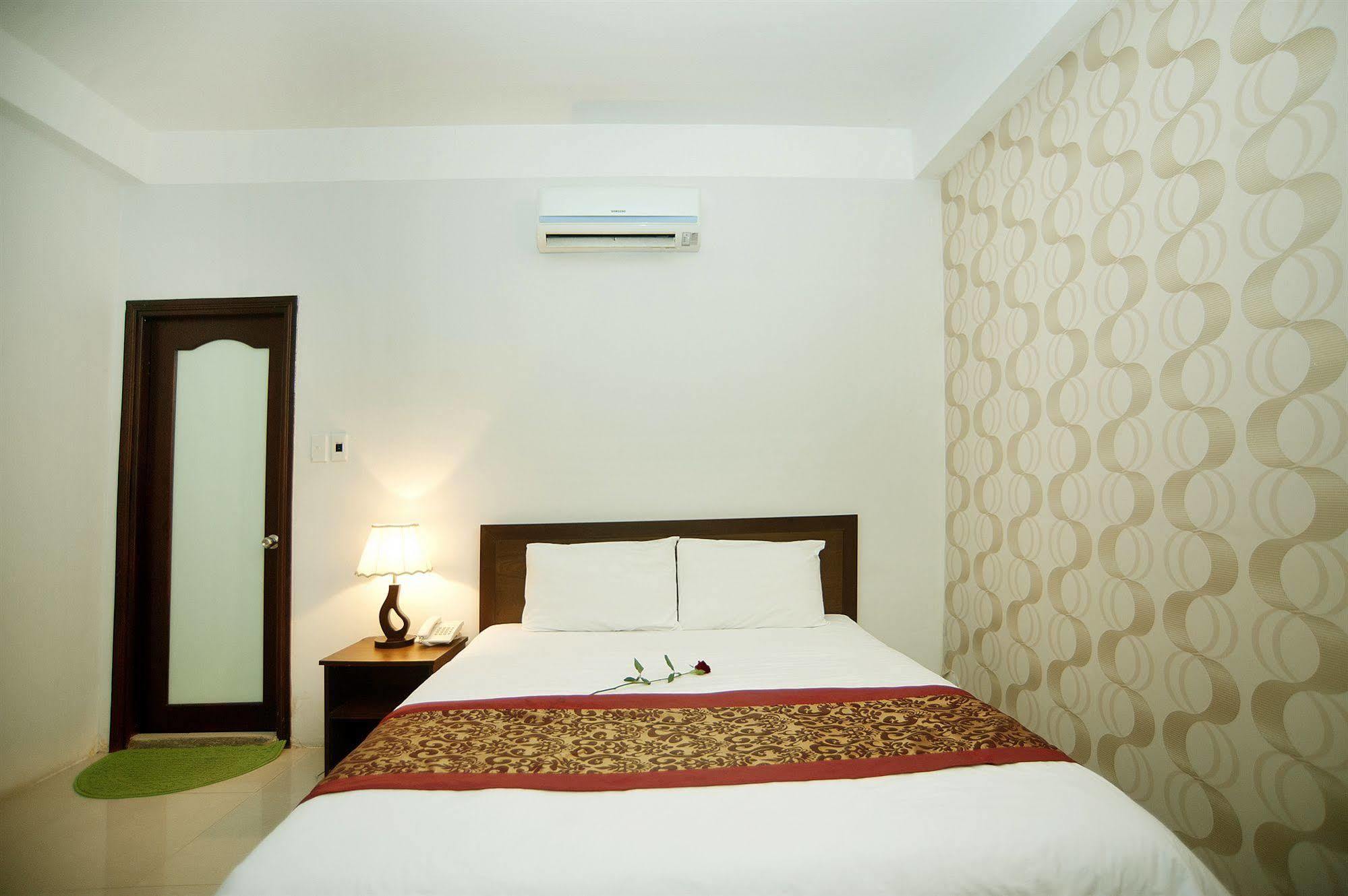 Bin Star Hotel Da Nang Exterior photo